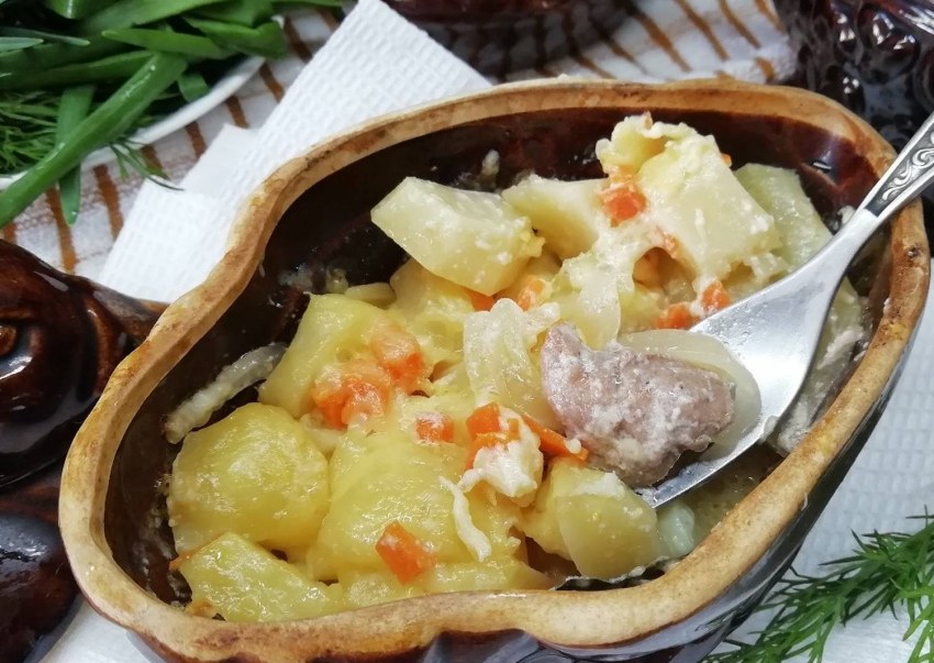 Турецкое жаркое в горшочке