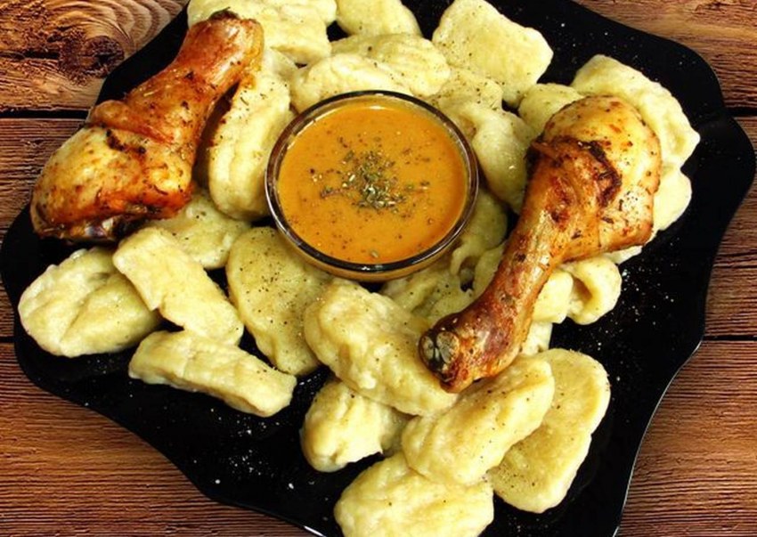 Куриное филе с галушками