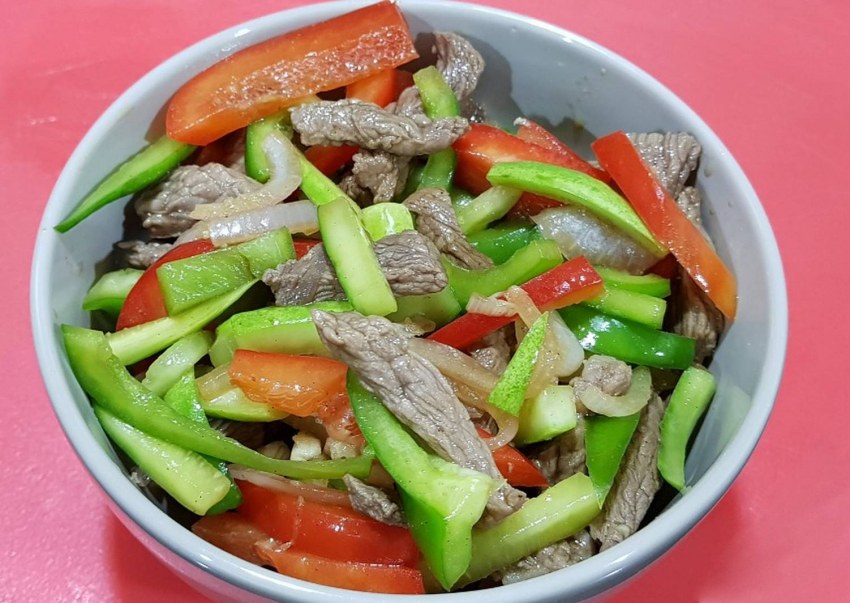 Мясной салат с фунчозой