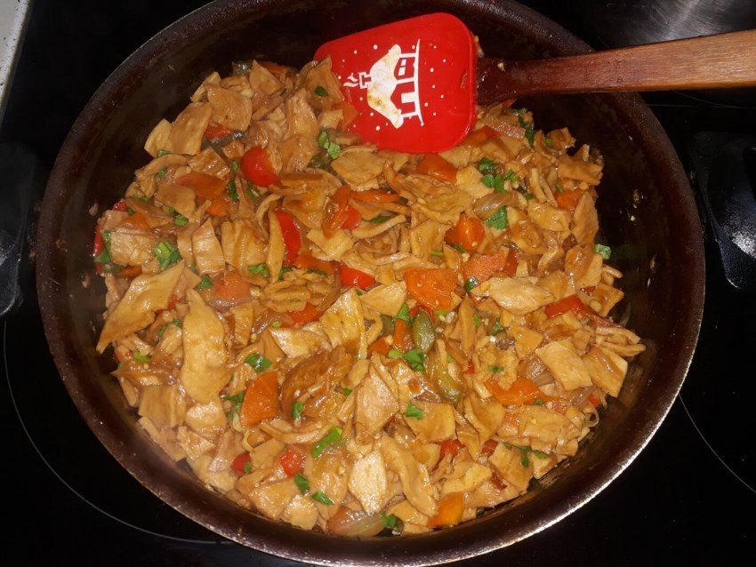 Салат с мясом и морковью по-корейски