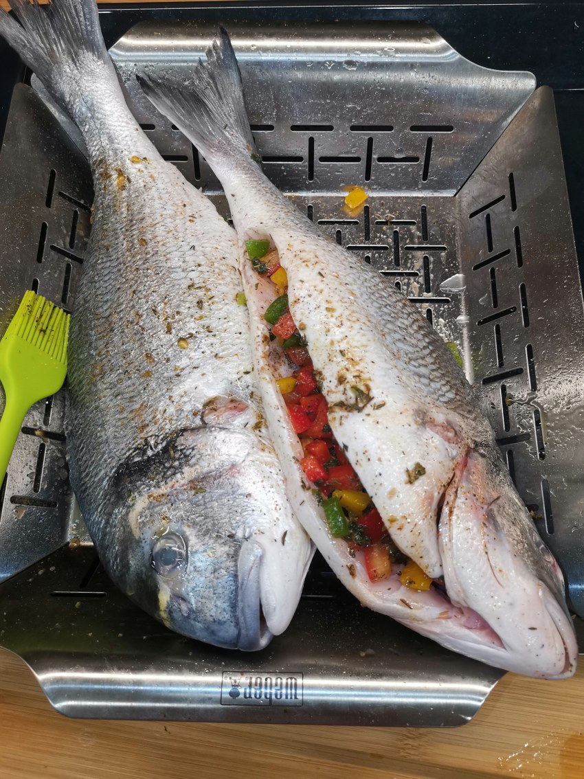 Форель запеченная с овощами