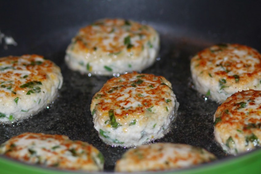 Куриные котлеты с сыром