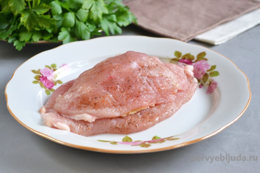 Куриная грудка фаршированная помидорами и сыром