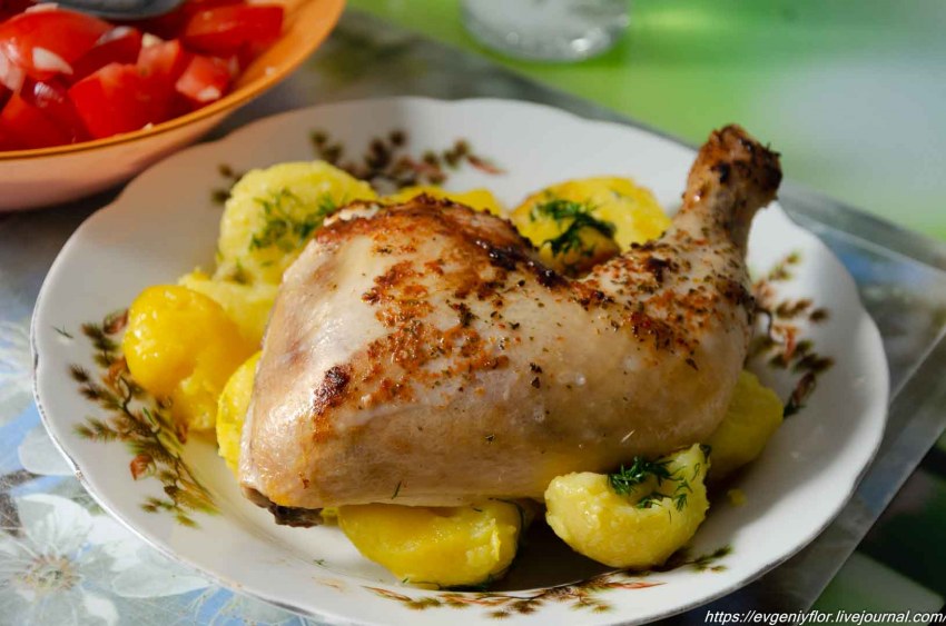 Курица с ананасами в духовке