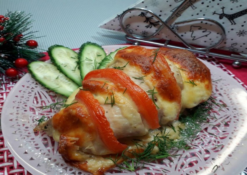 Куриное филе с чесноком в духовке