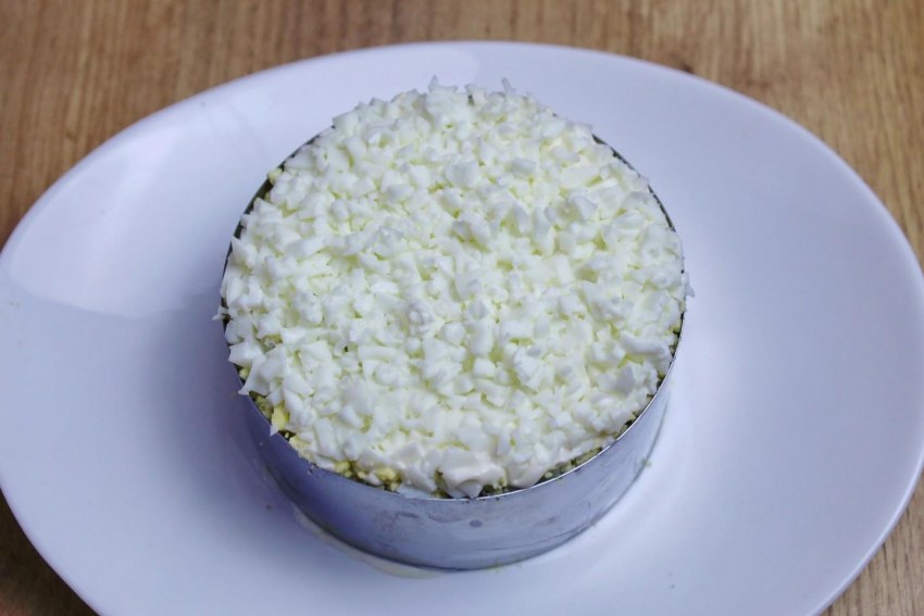 Салат из консервы сайра с рисом