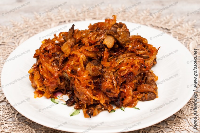 Тушеная капуста с грибами