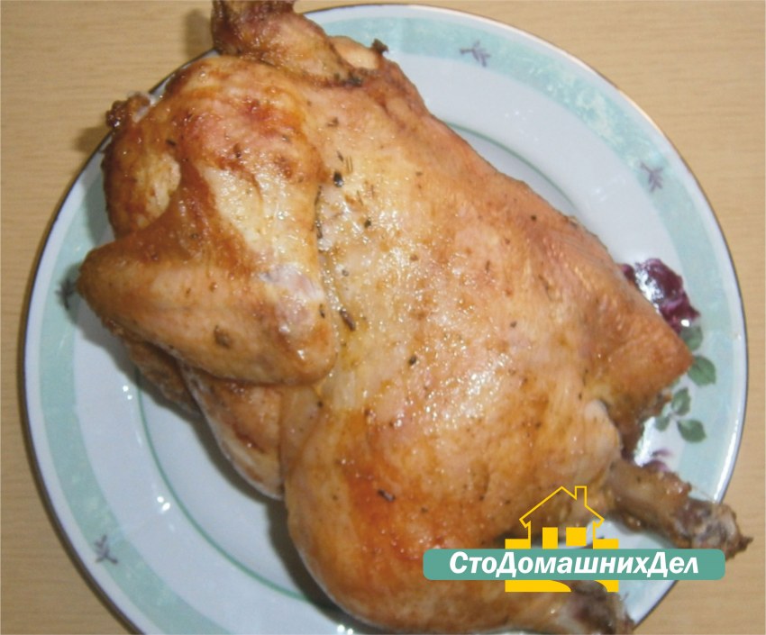 Домашняя курица в духовке целиком на банке