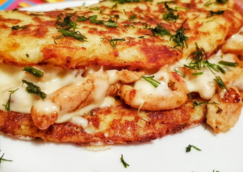 Картофельные драники с курицей
