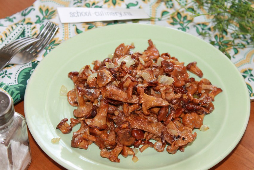 Жареха с лисичками