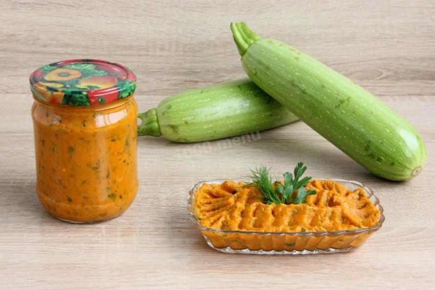Икра кабачковая варится