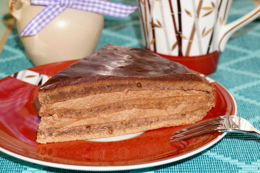 Торт Прага с орехами
