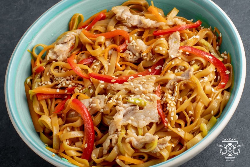 Национальная японская кухня удон