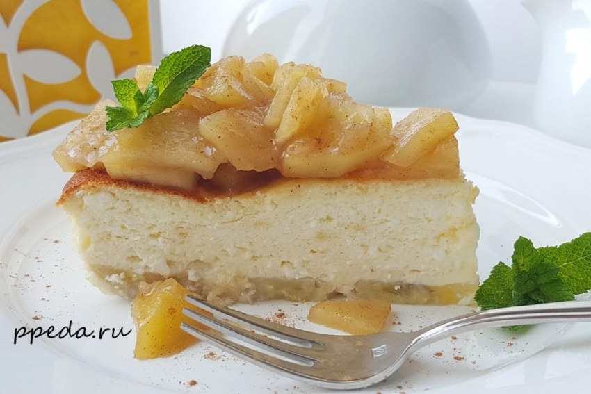 Творожная запеканка с яблоками