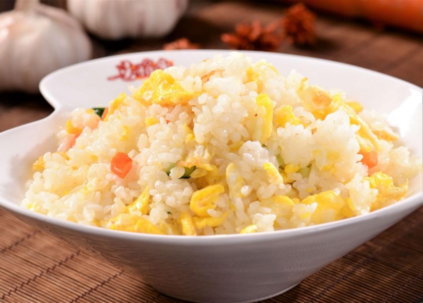 Салат с кальмарами и рисом