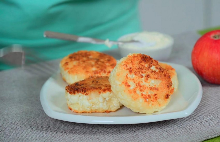 Сырники со сладким соусом