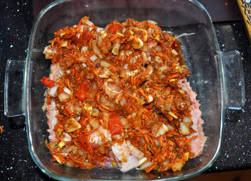 Куриные сердечки с гречкой и салатом