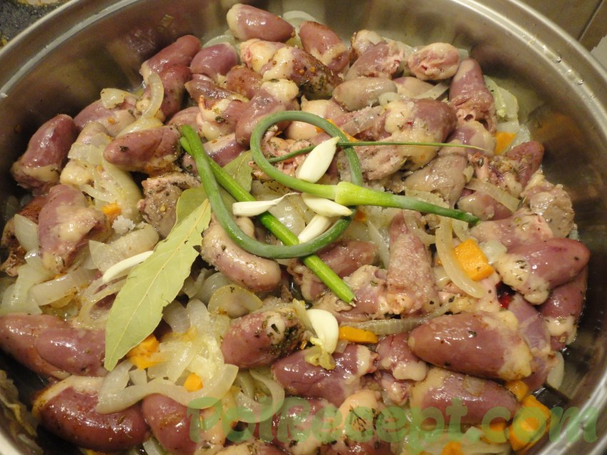 Салат с копчеными ребрами