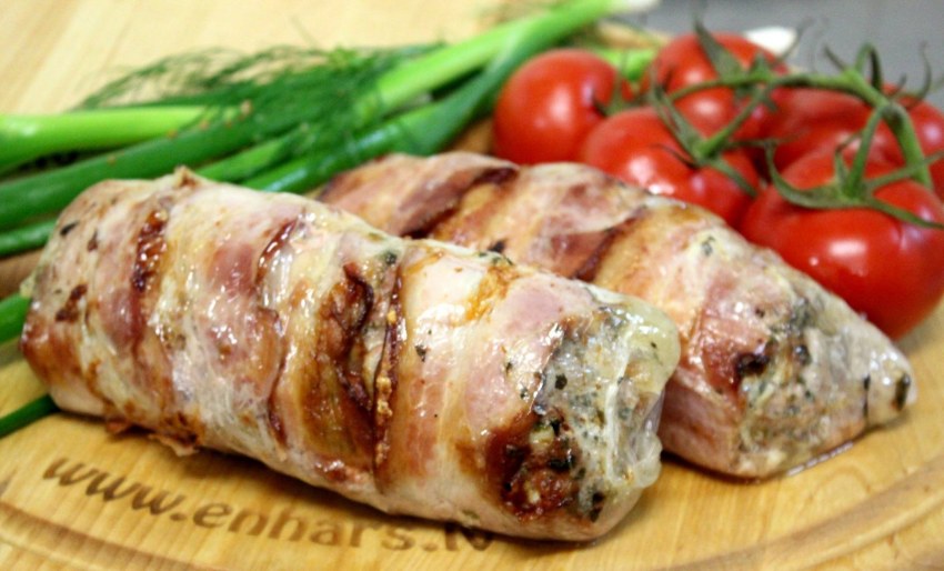 Мясной рулет с беконом