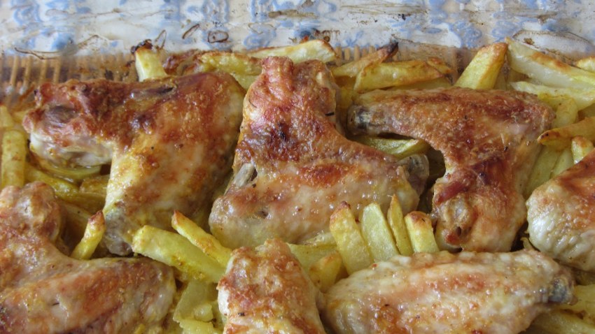 Крылышки в медово-кунжутном соусе