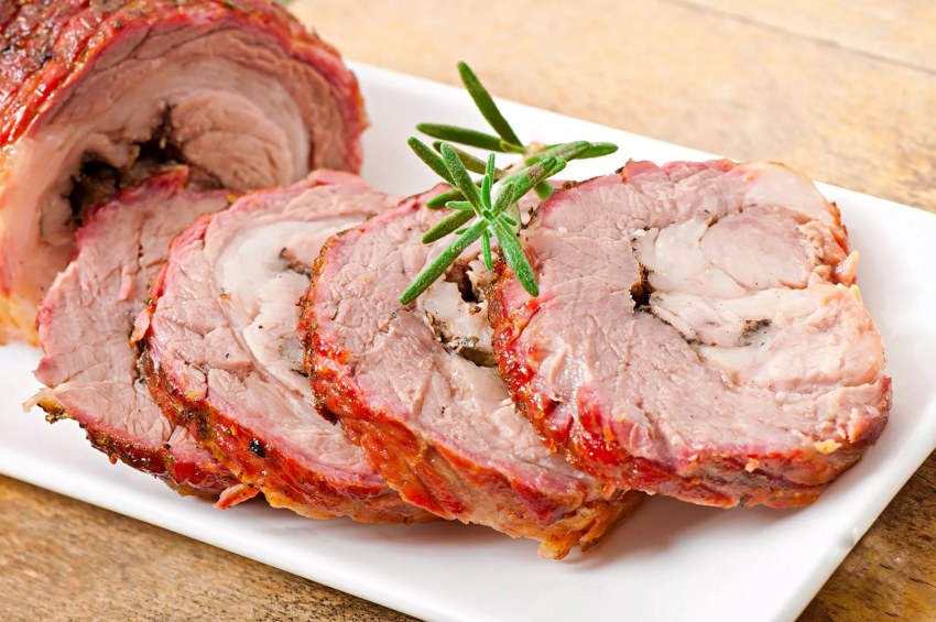 Фаршированный мясной рулет