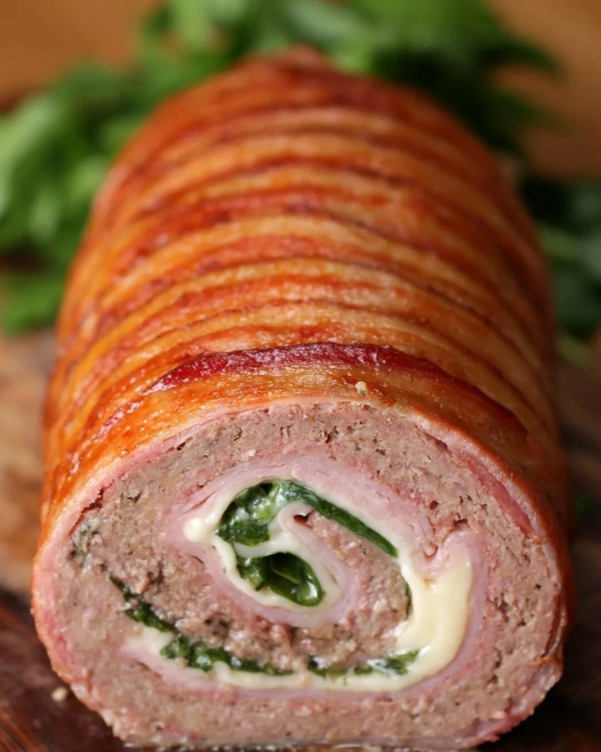 Фаршированный мясной рулет