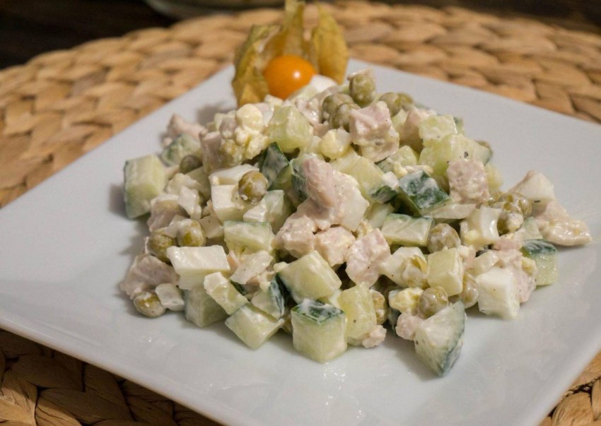 Салат со шпротами