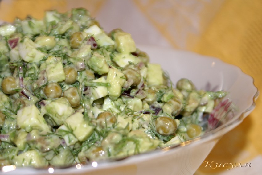 Салат с горошком и кукурузой