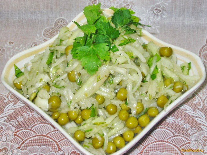 Салат с горошком