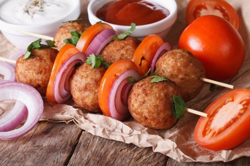 Фрикадельки с картошкой