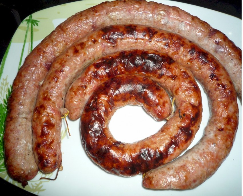 Домашняя колбаса из куриных бедрышек