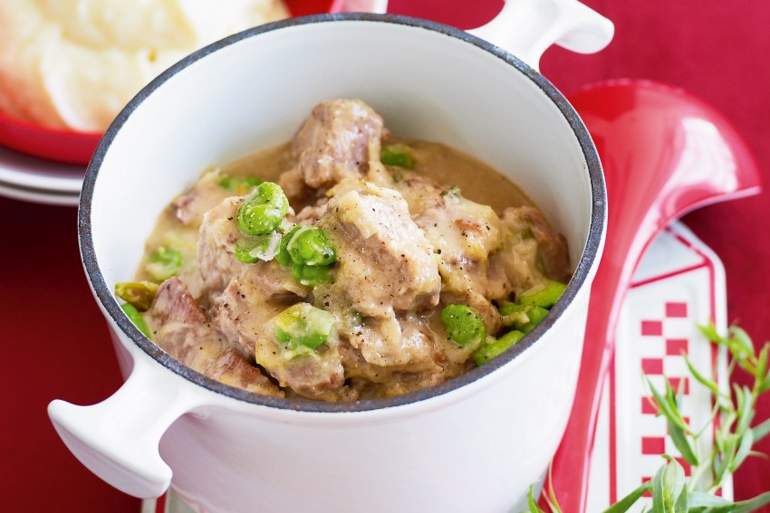 Гуляш из филе курицы со сметаной