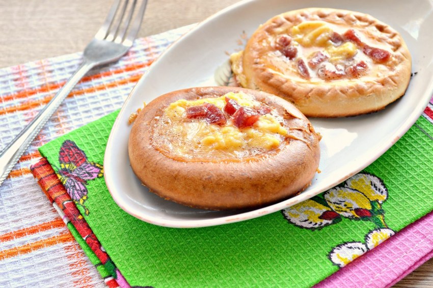 Глазунья с охотничьими колбасками