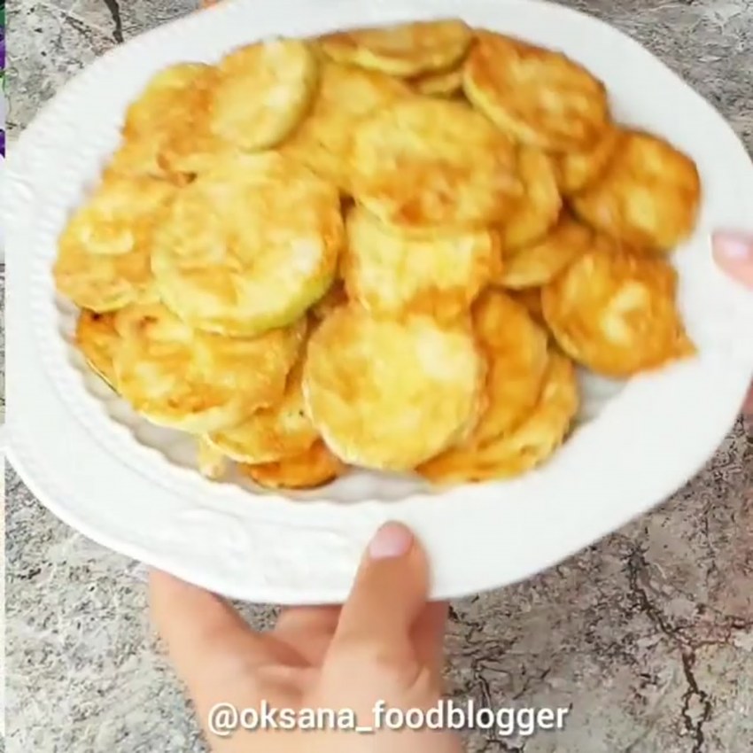 Палочки из кабачков в кляре
