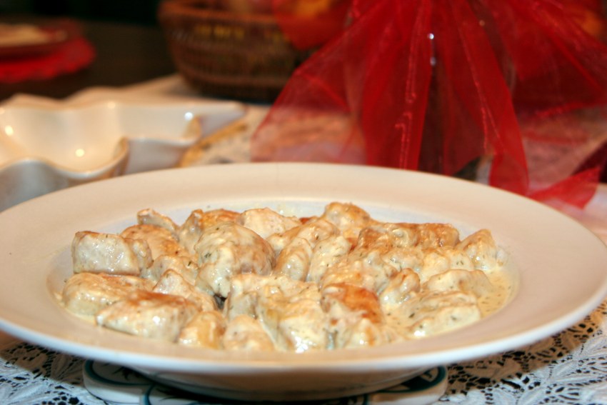 Курица с овощами в сметанном соусе