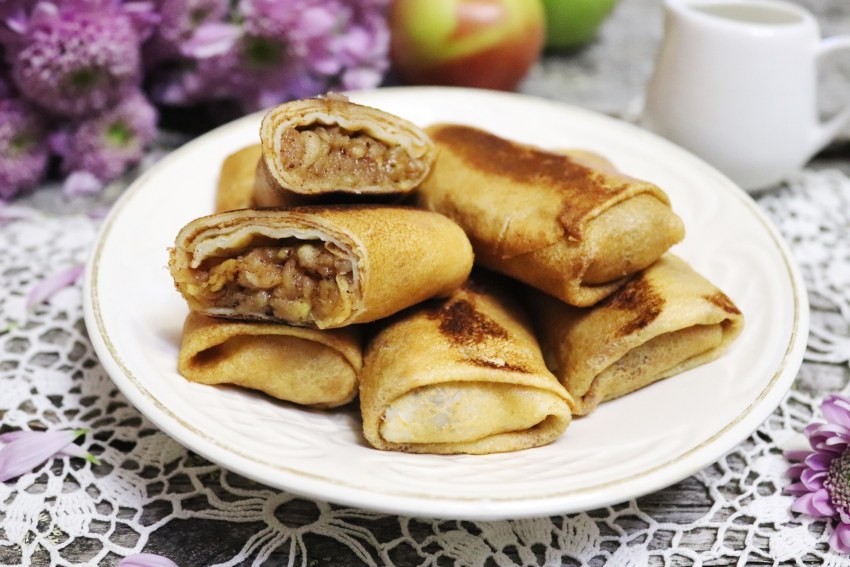 Блины с яблочной начинкой