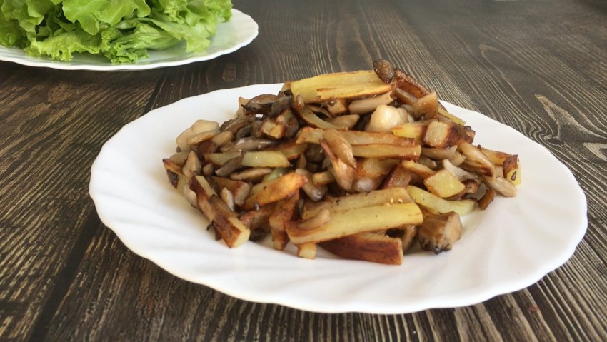 Вешенки с картошкой жареные
