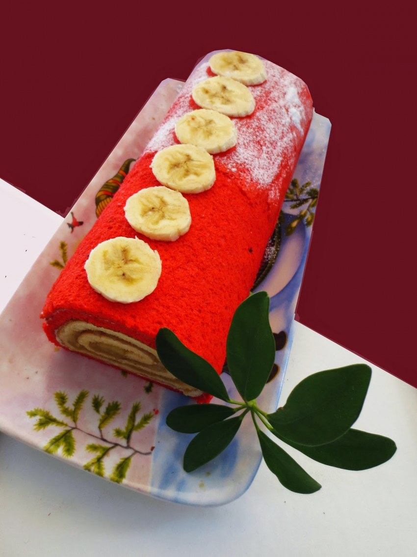 Рулет с творогом и фруктами