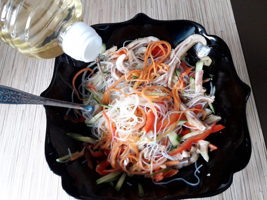Корейская морковь с фунчозой