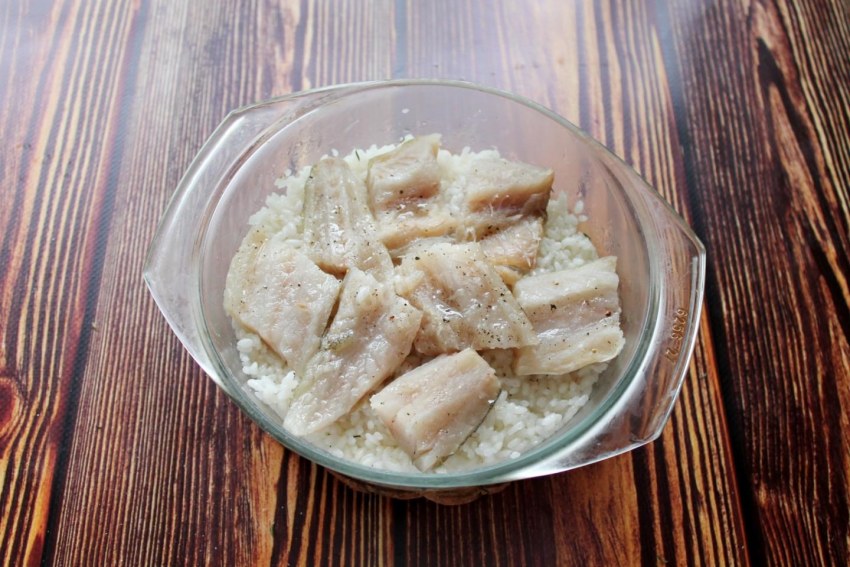 Филе минтая с рисом