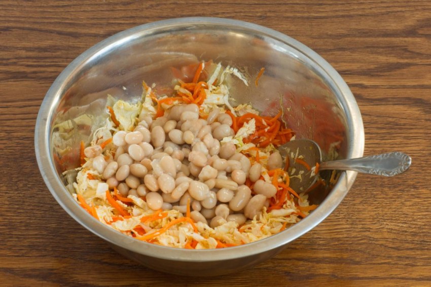 Салат из красной фасоли с морковью