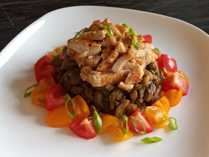Курица с арахисом