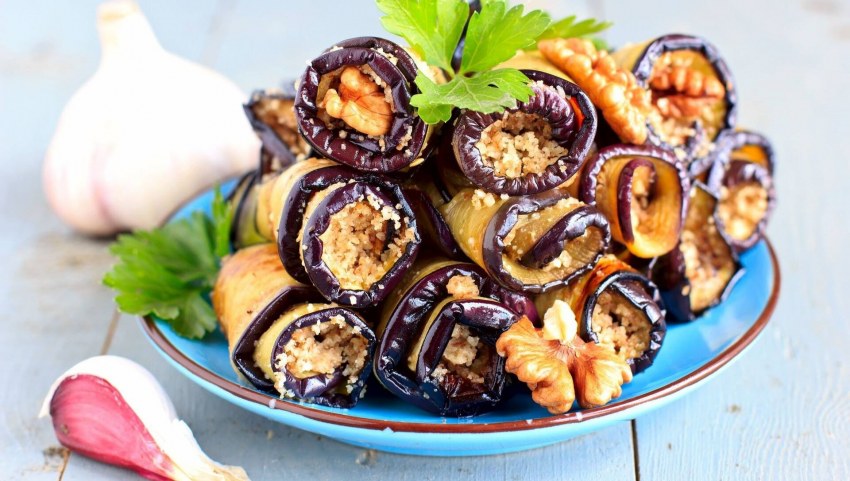 Грузинская кухня баклажаны с орехами чесноком и зеленью