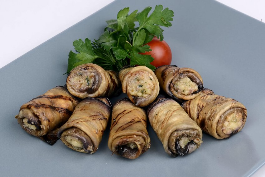 Баклажанные рулетики