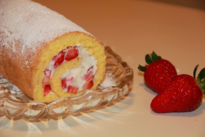 Рулет с черникой
