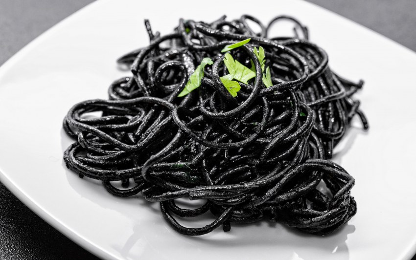 Лапша черная каракатица