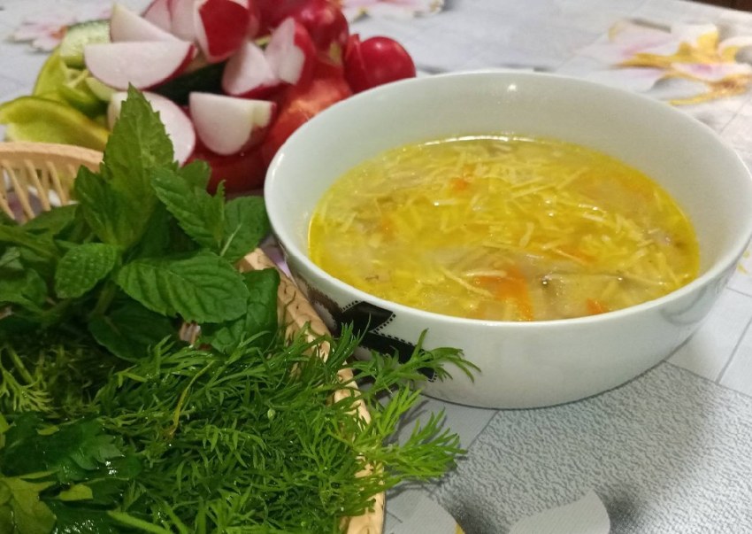 Китайский суп с лапшой