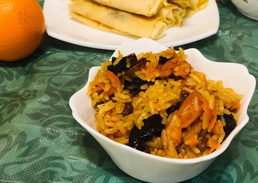 Сладкий плов с сухофруктами и орехами