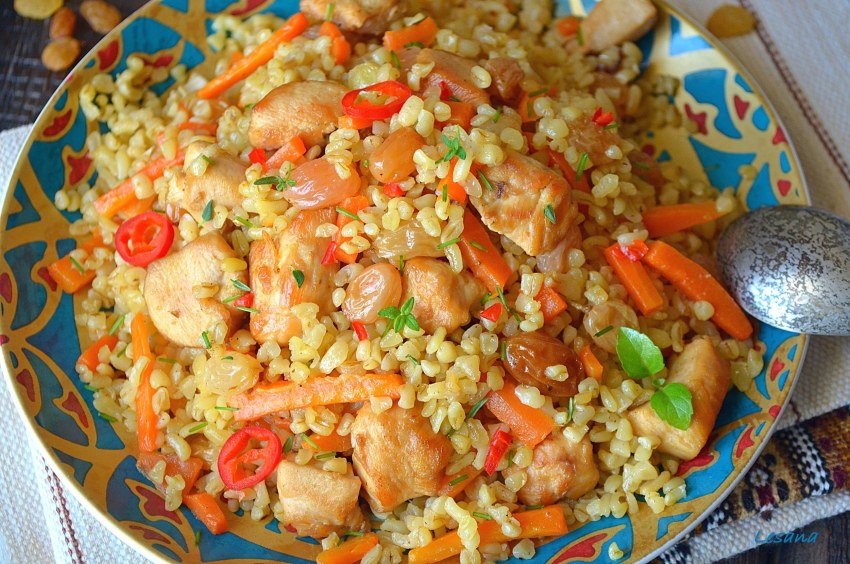 Плов из булгура с индейкой