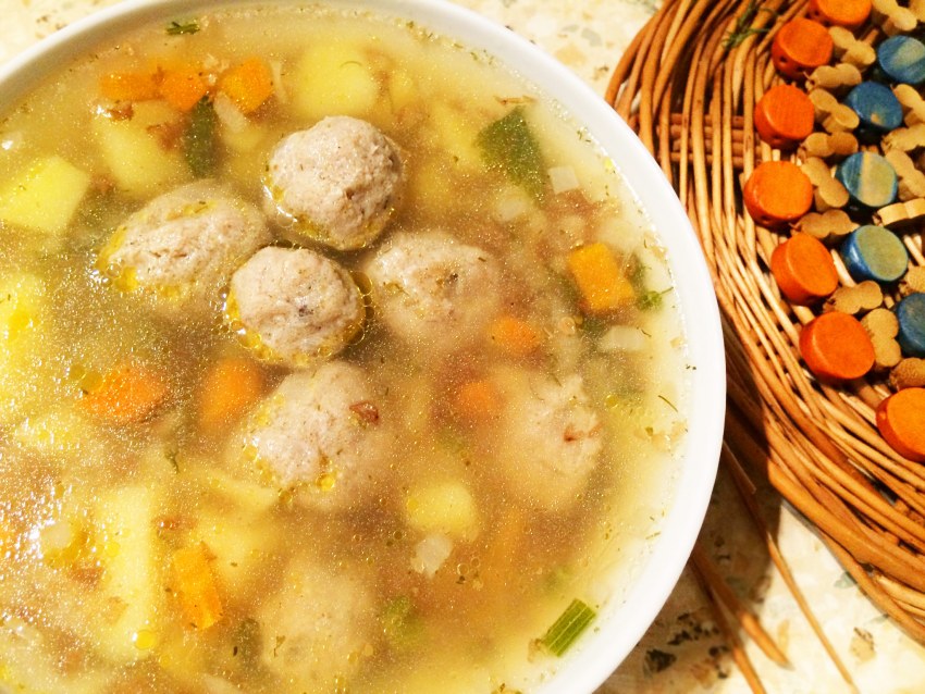 Суп с фрикадельками и макаронами